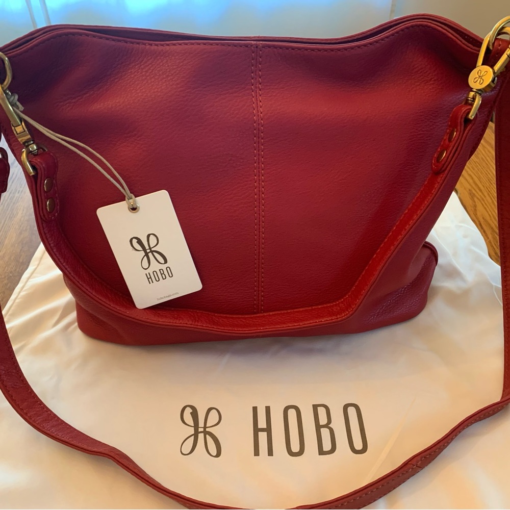 HOBO Pier Shoulder Bag - Scarlet